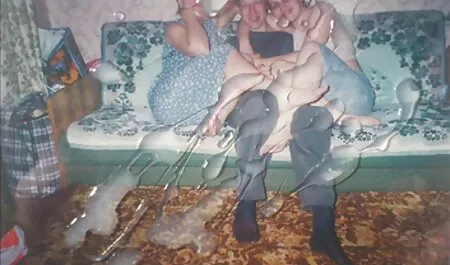 Un policier est venu rendre visite à une lesbienne fontaine xxx fille pour la baiser.