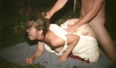 Électrique adolescent baise hard une femme mature les fille xxx dans le vagin humide