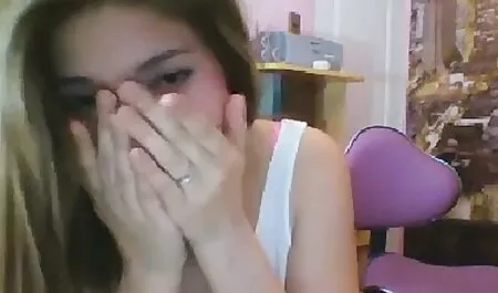 Les deux hommes ont baisé les voisins maigres dans tous pere et fille porno francais les trous.