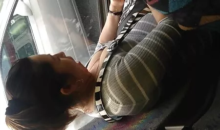 Brunette déchiré par xxx avec animaux deux trous