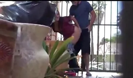 Garder porno femme bi les cheveux bruns et creampie