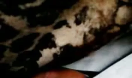 Pikaper expérimenté séduisante xxx culotte brune chaude