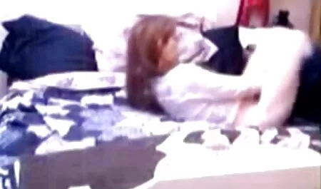 Une jeune porno femme et cheval fille enchantée