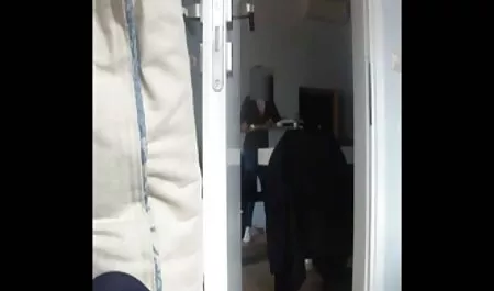 La grosse milf à la première personne mange manga fille porno et vient délicieuse dans sa bouche