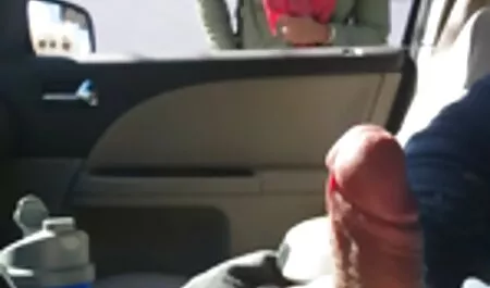 La rousse porno solo femme a accepté d'avoir des relations sexuelles pendant le bdsm.