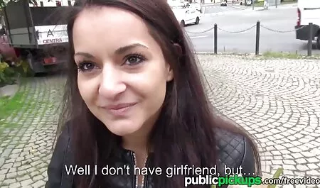 Suite femme cheval porno d'un dîner romantique le couple amoureux