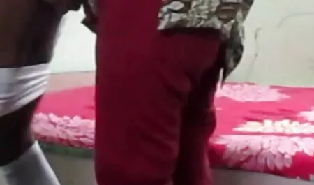 Sexe avec un Japonais porno cheval avec femme dans une salle de massage