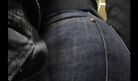 Jeune blond practicing femme de menage xxx une chaud blow job