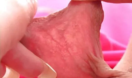 Le bureau belle blonde porn maussade illumine une journée ennuyeuse pour le patron.