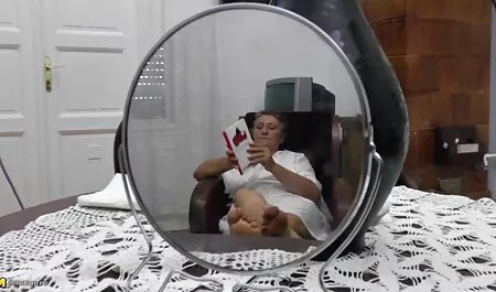 Jeune femme mature a rejoint xxxn femme le jeune couple.