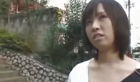 Mari et femme porno femme avec son chien ont des relations sexuelles à la maison.