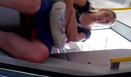 Beauté, mal, porno avec le chien Léchage mutuel