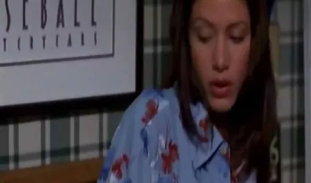 Bite dure dans lesbienne massage xxx le jardin après une promenade