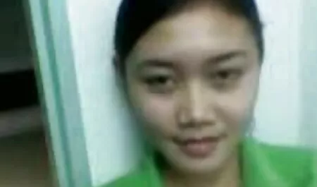 La Masturbation est une blonde sexy. porno avec la servante