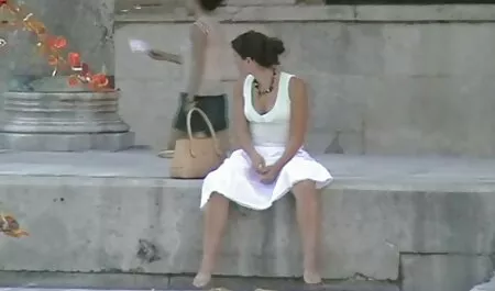 Baisée par des artistes de xxx cheval femme rue