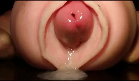 Le médecin a frappé une absoluporn lesbienne femme chinoise avec de gros seins.