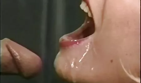 Baise avec le client pendant le massage pourno femme