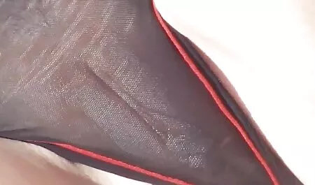 Putain de jeune salope sur la plage porno avec les chiens