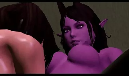 Horny homme frapper les porno fille avec animaux jambes