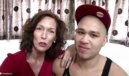 Belle fille avec une belle reddition à l'homme russe porno fille marocaine