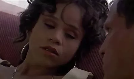 Pikaper déchire la bête rouge sur xxx avec le chien la route et elle sèche dans le trou