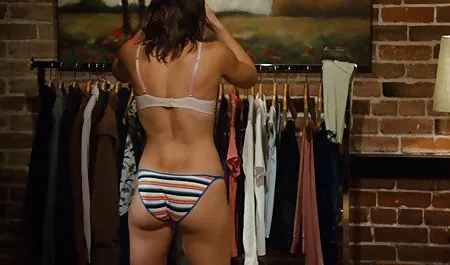 Démonstration de provocation fille nue xxx