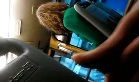 Babe Chat Baisée Dans Toutes Les Fissures porno fille et chien