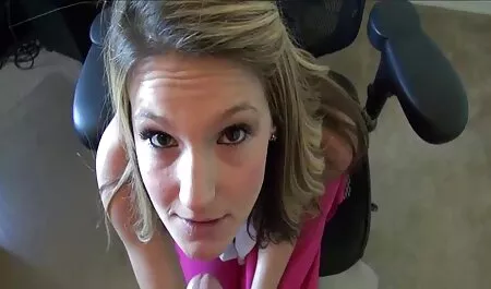 Juteux Girling Gode porno une femme et un chien