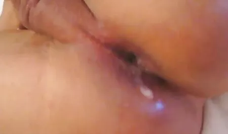 Le propriétaire de la grosse bite dort avec une fellation professionnelle. grosse blonde sex