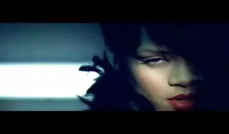 La putain de fille russe de porno cheval et femme papa.