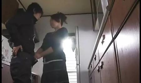 J'ai fait à ma mère un gros kuti de femme avec cheval porno poulet sucré.