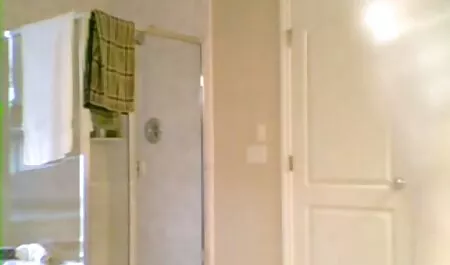 Baiser cette vieille garce. fille enceinte porno