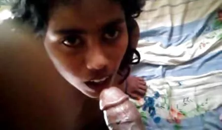 Sexe porno fille chien avec brunette aux gros seins