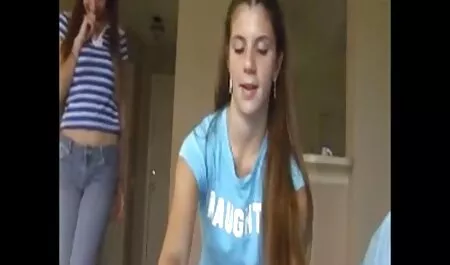 Suce diligemment porn belle blonde le jus de l'homme eldaki.