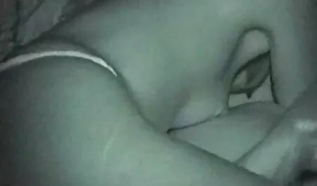 Putain porno une femme avec un chien matin.