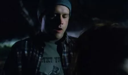 Un mec baise la cible de porno robe sexy deux putes sexy et sexy.