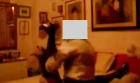 Un chauffeur de taxi expérimenté n'a pas papa fille porn manqué l'occasion de faire l'erreur.