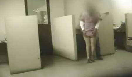 Pikaper a déchiré une porno femme petite taille fille sexy sur le jet ski au milieu de la rivière