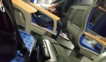 Ébène vole jeune vagin avec porno fille chien une bite géante