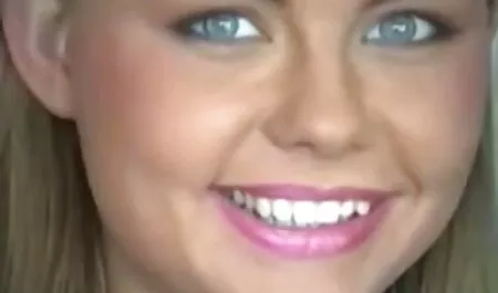 J'ai creusé chaque porno chien et fille trou une grande nymphe.