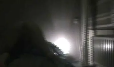 Une porno cheval fille foule de noirs a ouvert un trou une fille blanche