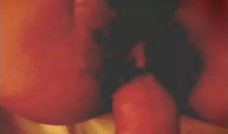 Un homme qui baise xxx avec le chien une fille sur la corde supérieure avec une pose est génial.