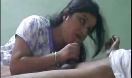 Masturbation dans la xxx prono lesbienne salle de bain salope