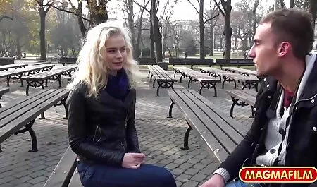 Bonne fille blonde a lunette porn a décidé de monter dans une voiture.