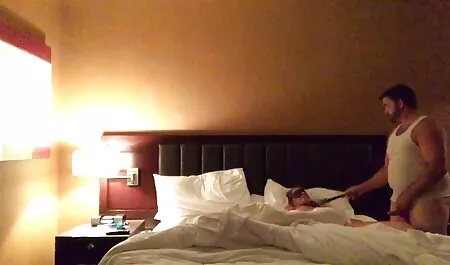 Massage ou relations intimes porno un chien et une femme spontanées?