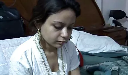 Brunette veut de la romance, mais femme porno avec cheval le sexe rugueux.