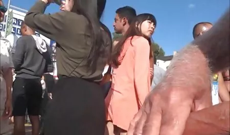 Orgasme lesbien excité par un gode épais femme hot xxx avec de l'acné