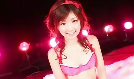 Bupty colle ses porno les femmes et les chiens jambes dans l'oreille